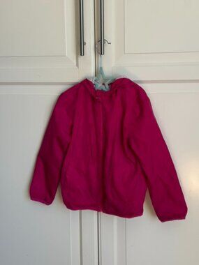 🩷🌬️ The Children’s Place Pink Windbreaker – Grey Lined – Size 5T 🌬️🩷